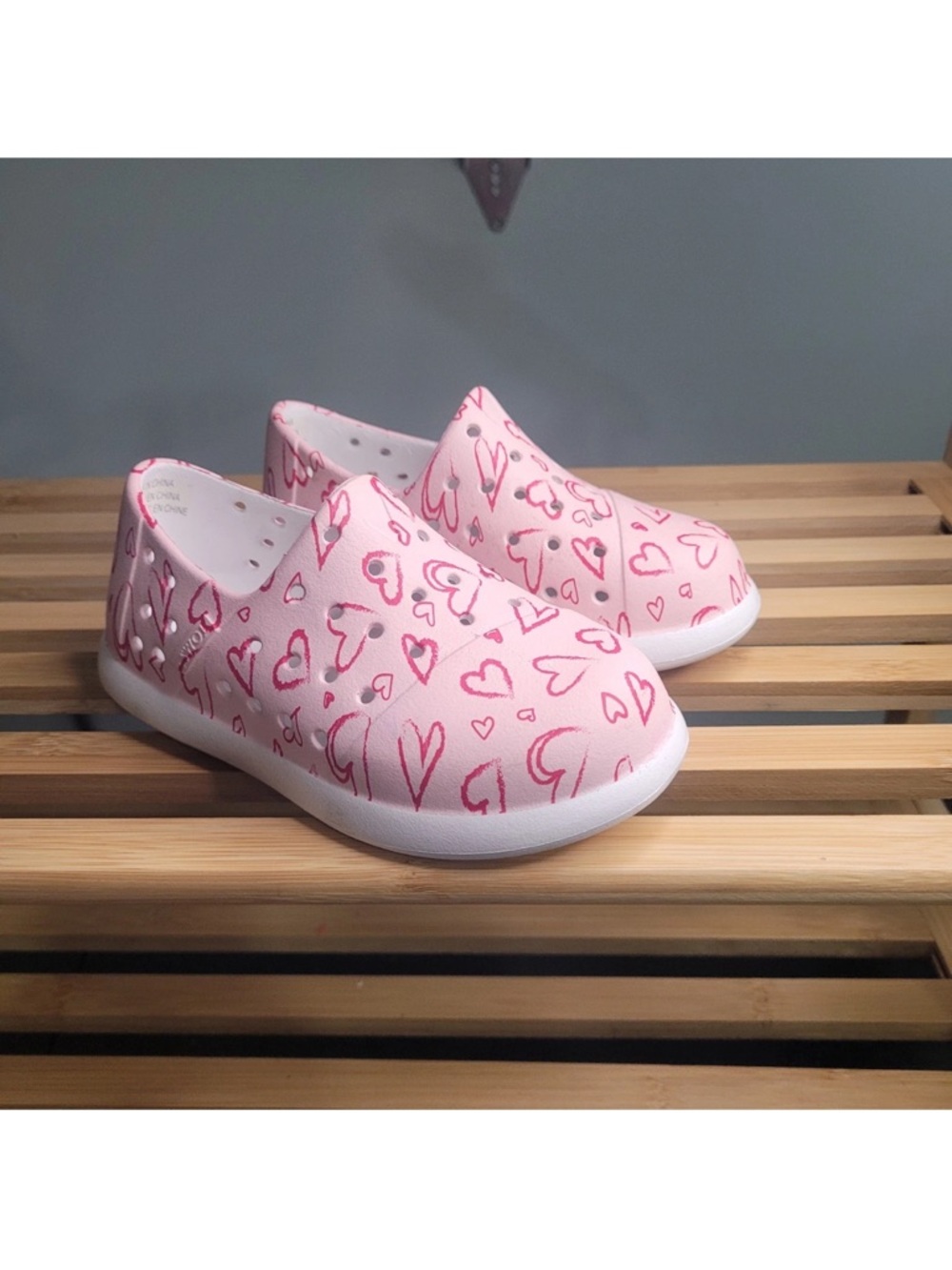 Toms Pink Heart Print Slip-Ons for Kids